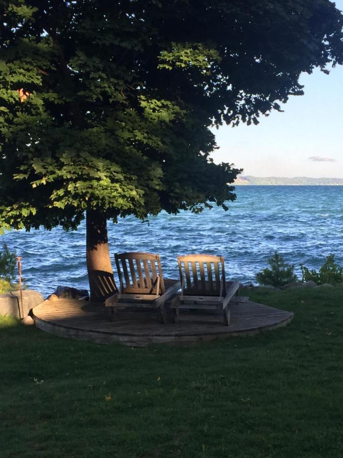 The Spring Lighthouse B&B Elk Rapids Exteriér fotografie